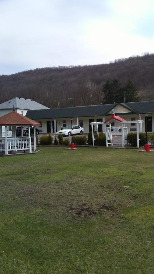 Clarysville Motel Frostburg Eksteriør billede